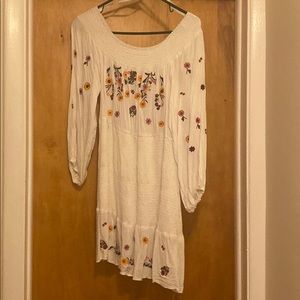 White off the shoulder flower embroidered dress